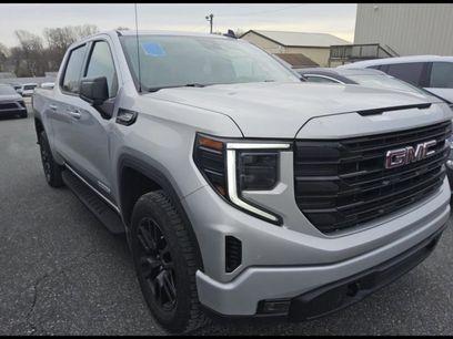 Used 2022 GMC Sierra 1500 Elevation w/ Preferred Package