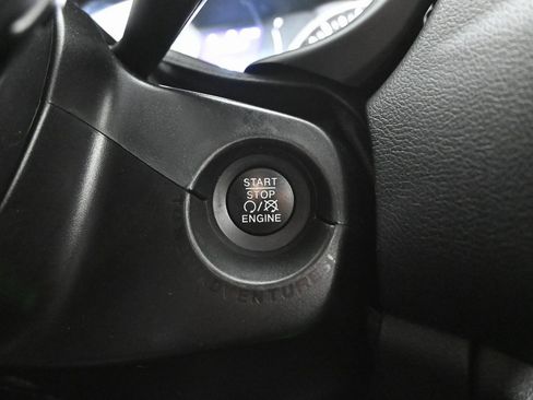 Used 2020 Jeep Renegade Sport image 29