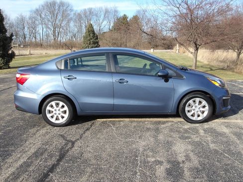 Used 2016 Kia Rio LX image 2