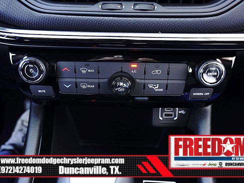 New 2026 Jeep Compass Latitude image 23