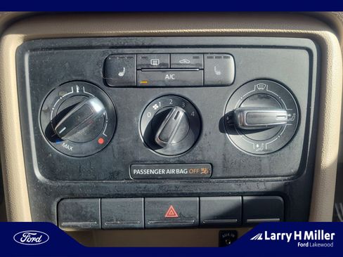 Used 2013 Volkswagen Beetle 2.5 image 28