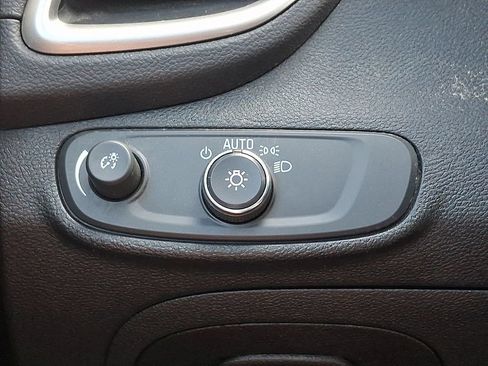 Used 2019 Chevrolet Trax LS FWD image 19