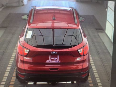 Used 2019 Ford Escape SE w/ SE Sport Appearance Package AWD/4WD image 16