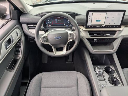 New 2026 Ford Explorer Active RWD image 13