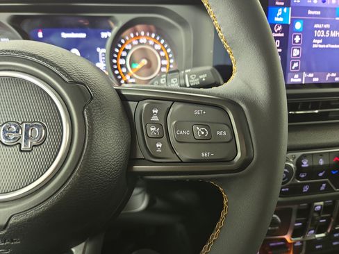 Used 2024 Jeep Wrangler Unlimited Sport AWD/4WD image 17