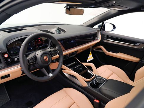 New 2026 Porsche Cayenne Coupe image 4