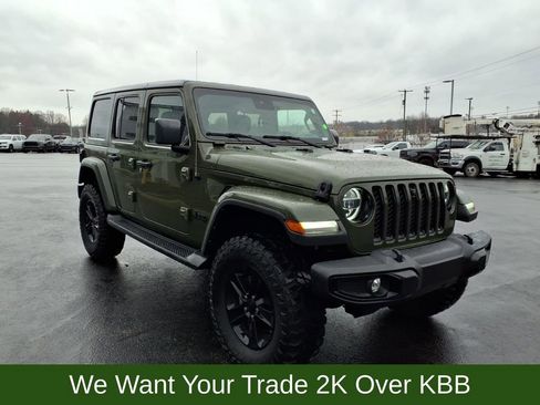 Used 2021 Jeep Wrangler Unlimited Sahara AWD/4WD image 8