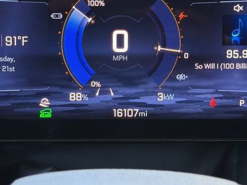 Used 2025 Chevrolet Equinox EV LT FWD image 31