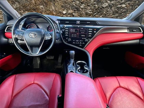 Used 2019 Toyota Camry XSE image 14