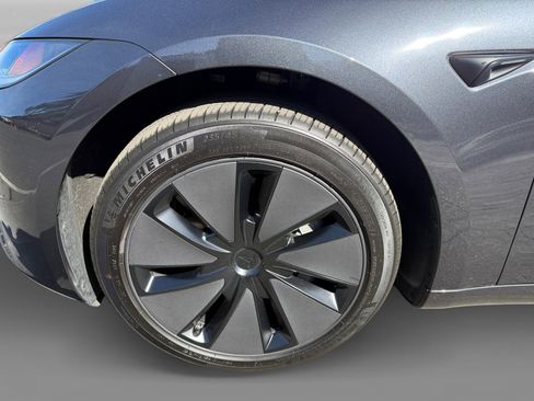 Used 2025 Tesla Model 3 Long Range RWD image 9