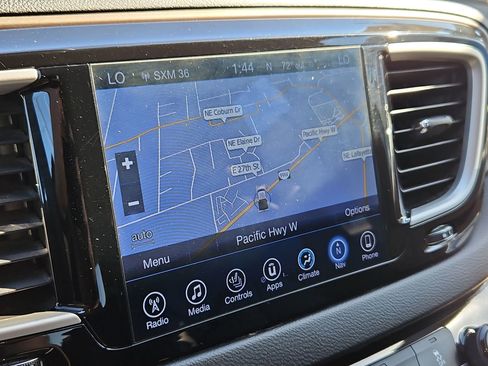 Used 2017 Chrysler Pacifica Touring-L image 19