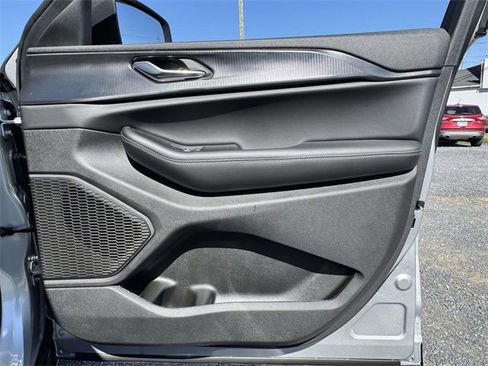 New 2025 Jeep Grand Cherokee L Laredo w/ Luxury Tech Group I image 13