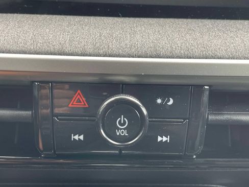 Used 2026 Nissan Kicks SV FWD image 26