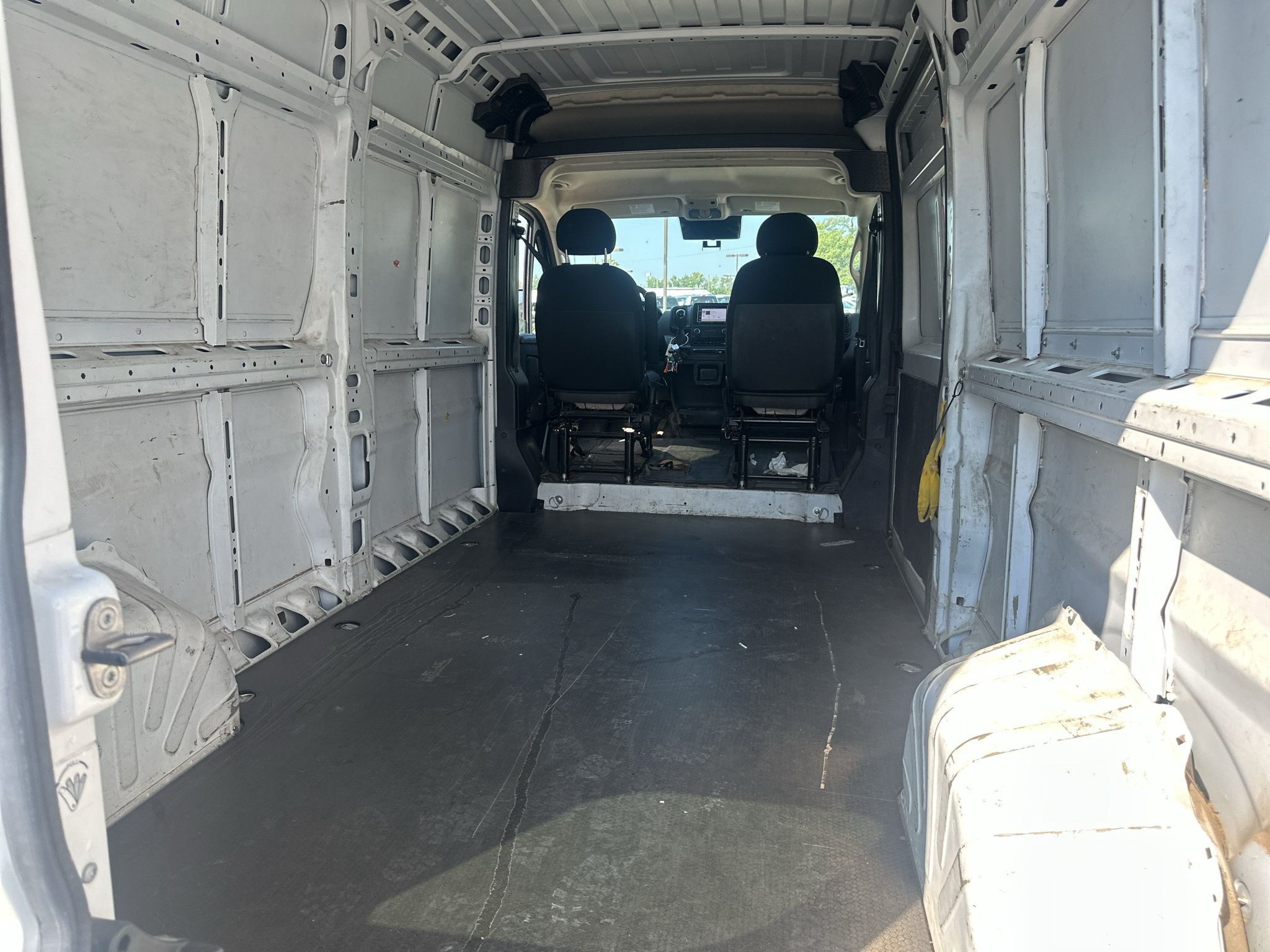 Used 2023 RAM ProMaster 2500 FWD image 14