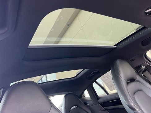 Used 2018 Porsche Panamera 4S image 29