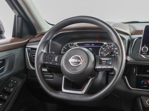 Used 2023 Nissan Rogue SV FWD image 12