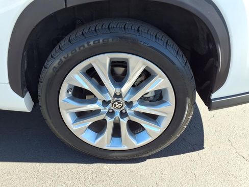 Used 2020 Toyota Highlander Limited image 17