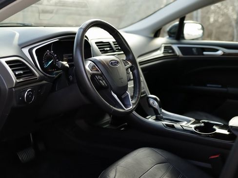 Used 2014 Ford Fusion SE w/ Equipment Group 202A image 9