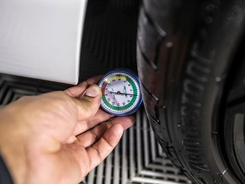 Used 2025 BMW 230i 230i w/ M Sport Package image 46