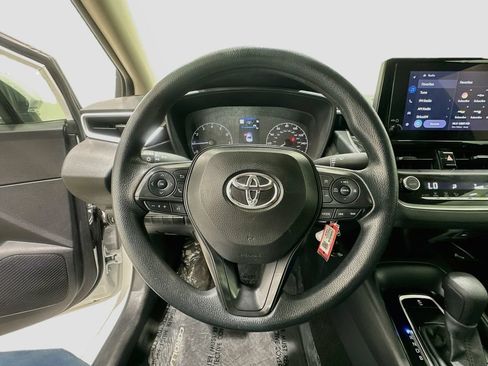 Used 2024 Toyota Corolla LE FWD image 11