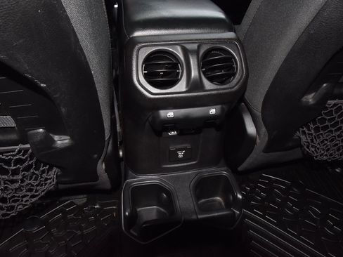 Used 2021 Jeep Wrangler Unlimited Rubicon image 18