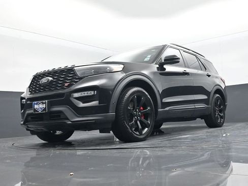 Certified 2021 Ford Explorer ST w/ Equipment Group 401A image 19