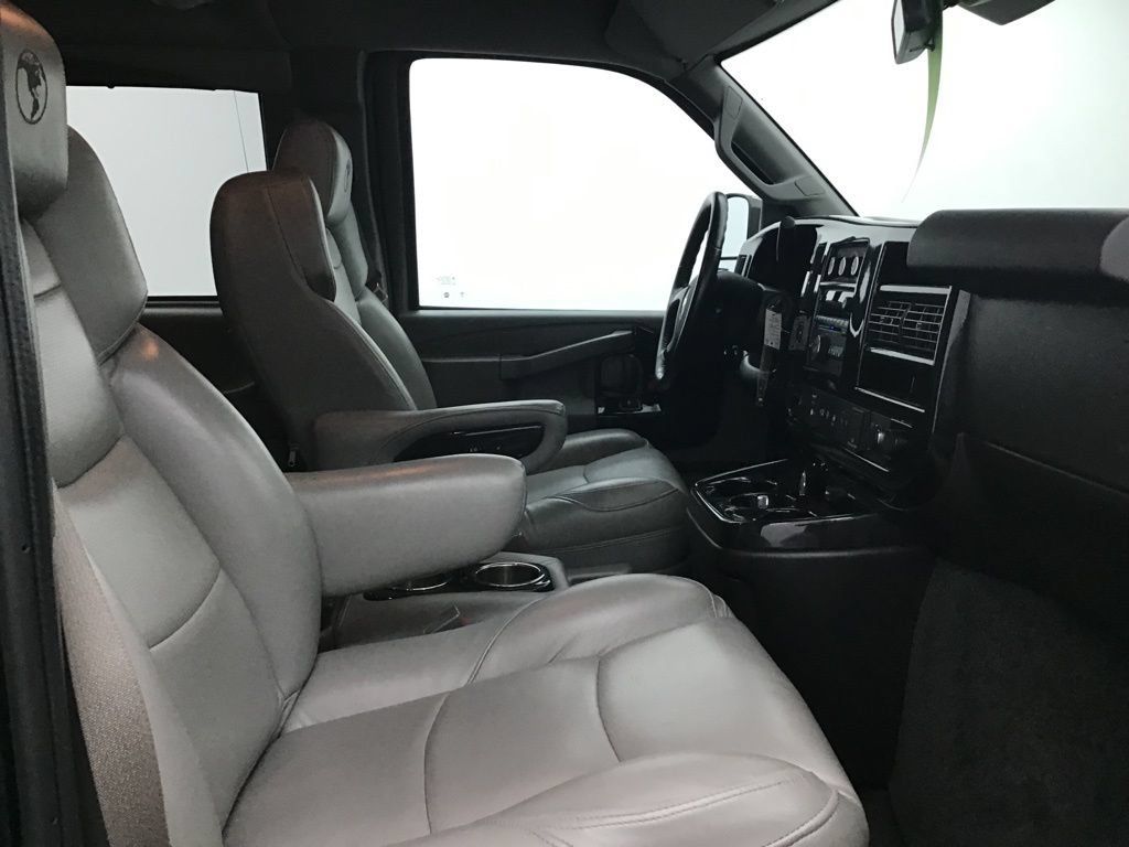 Used 2020 Chevrolet Express 2500 w/ Enhanced Convenience Package RWD image 40