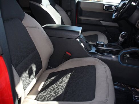 Used 2022 Ford Bronco Wildtrak image 26