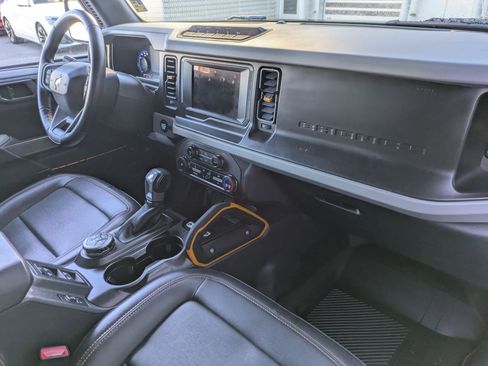 Used 2023 Ford Bronco Badlands w/ Sasquatch Package image 26