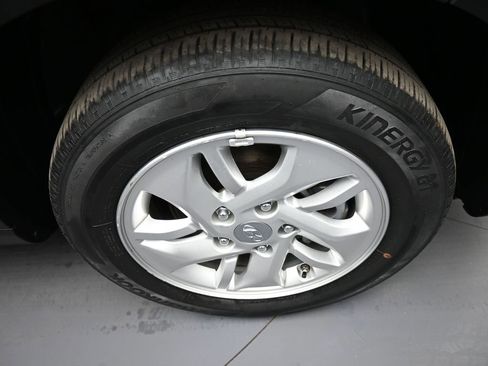 Used 2023 Hyundai Venue SE w/ Cargo Package image 13