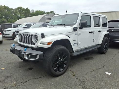 Used 2024 Jeep Wrangler Unlimited Sahara w/ Technology Group AWD/4WD image 5