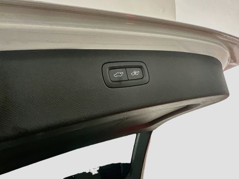 Used 2021 Volvo XC90 T6 Momentum AWD/4WD image 31