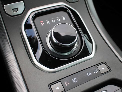 Used 2018 Land Rover Range Rover Evoque SE Premium image 30