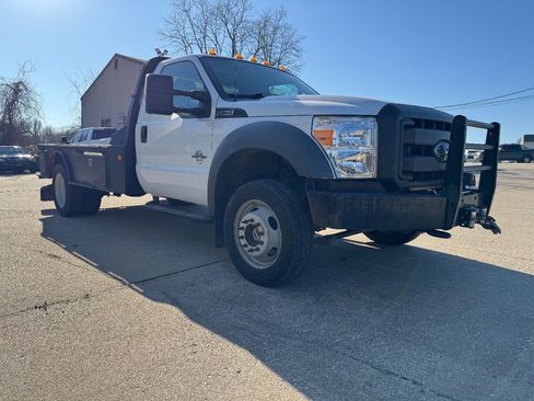 Used 2015 Ford F550 4x4 Regular Cab Super Duty image 3