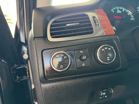 Used 2007 GMC Sierra 2500 SLT w/ Z71 Off-Road Package image 17