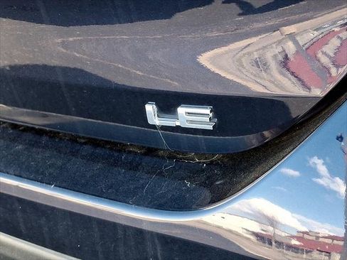 Used 2022 Toyota Highlander LE image 15