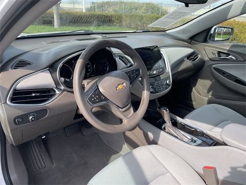 Used 2019 Chevrolet Malibu Hybrid image 10