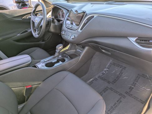Used 2024 Chevrolet Malibu LT image 12