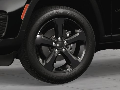 New 2024 Jeep Grand Cherokee Altitude image 11