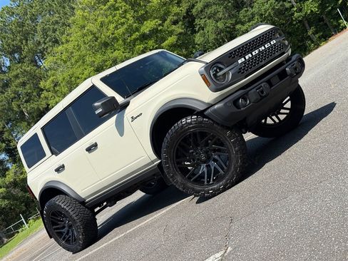 Used 2025 Ford Bronco Badlands AWD/4WD image 23