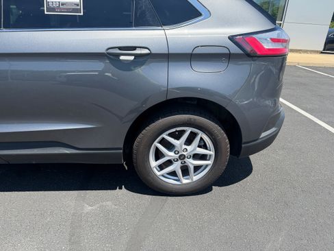 Certified 2024 Ford Edge SEL w/ Convenience Package AWD/4WD image 10