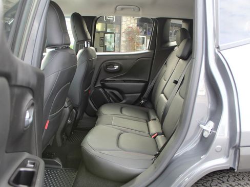 Used 2022 Jeep Renegade Trailhawk image 11