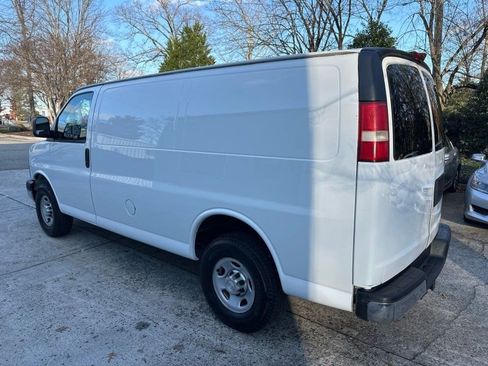 Used 2015 Chevrolet Express 3500 image 3
