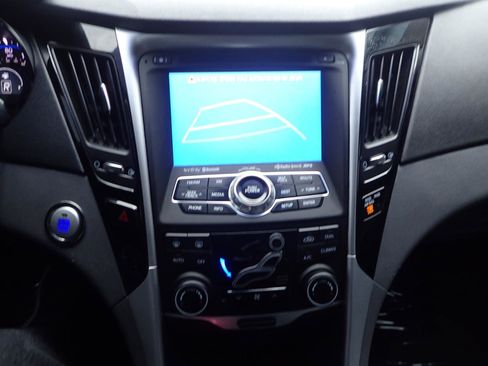 Used 2013 Hyundai Sonata Limited w/ Premium Pkg FWD image 20