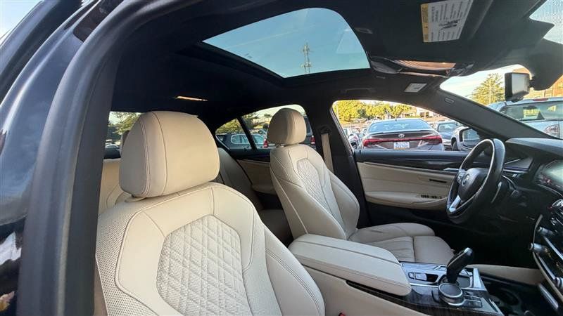Used 2021 BMW 530i xDrive w/ Premium Package AWD/4WD image 9