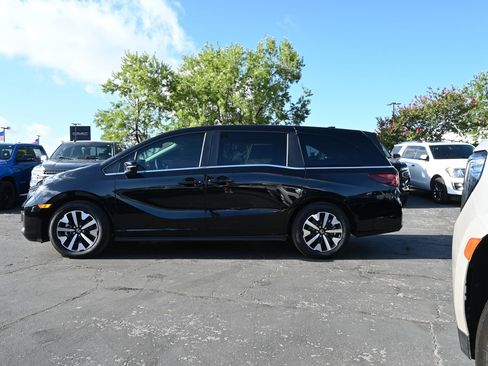 Used 2026 Honda Odyssey EX-L image 4