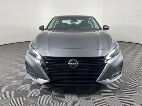 Used 2024 Nissan Altima 2.5 S FWD image 5