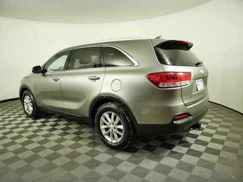 Certified 2017 Kia Sorento LX w/ LX Convenience Package image 6