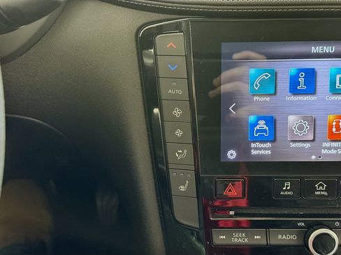 Used 2022 INFINITI QX50 Luxe image 18