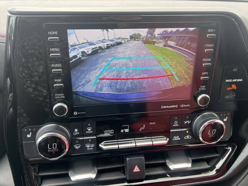 Used 2022 Toyota Highlander XSE AWD/4WD image 13
